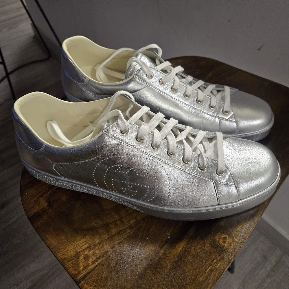 Gucci Perforated Interlocking GG Ace Leather Silver Sneakers